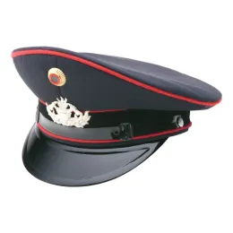 Schirmmütze mit Lacklederband